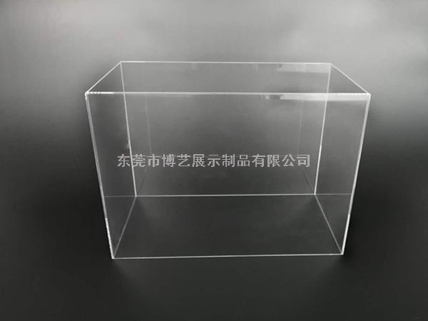 一個亞克力魚缸它比普通玻璃魚缸有著什么樣的優(yōu)勢呢？